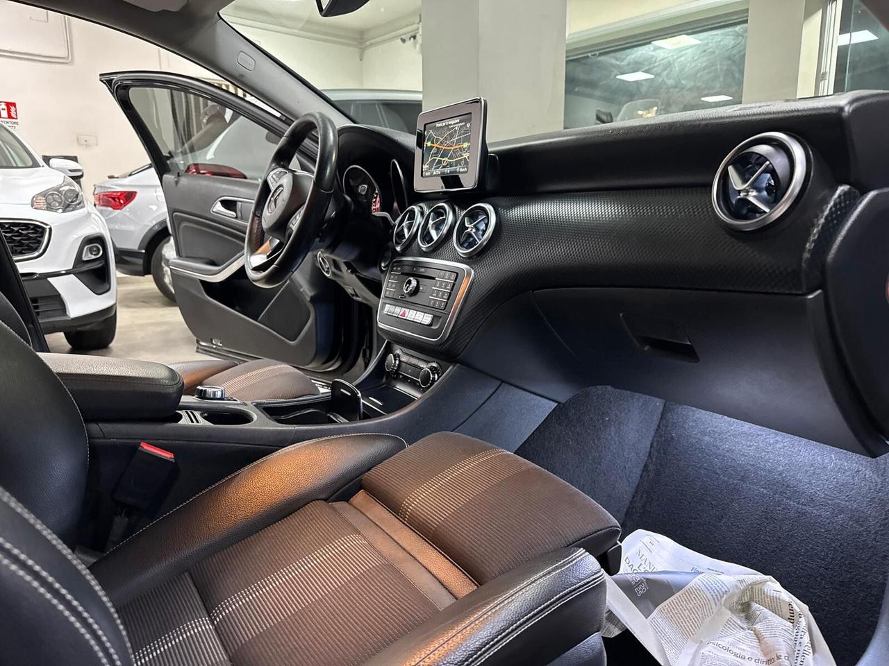 Mercedes A 180d Automatic Total Black 2018