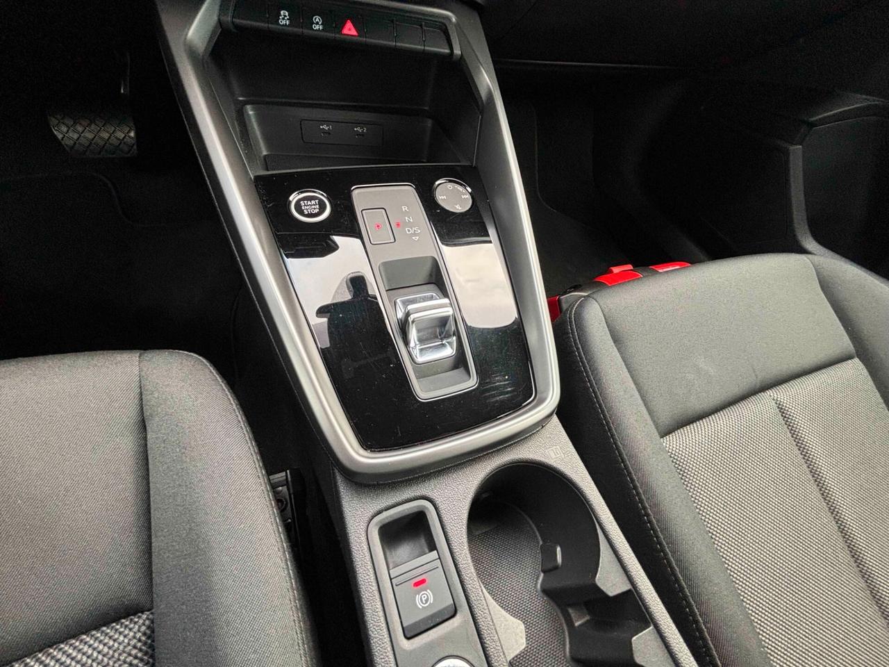 Audi A3 Sedan 30 TFSI S tronic Business Advanced