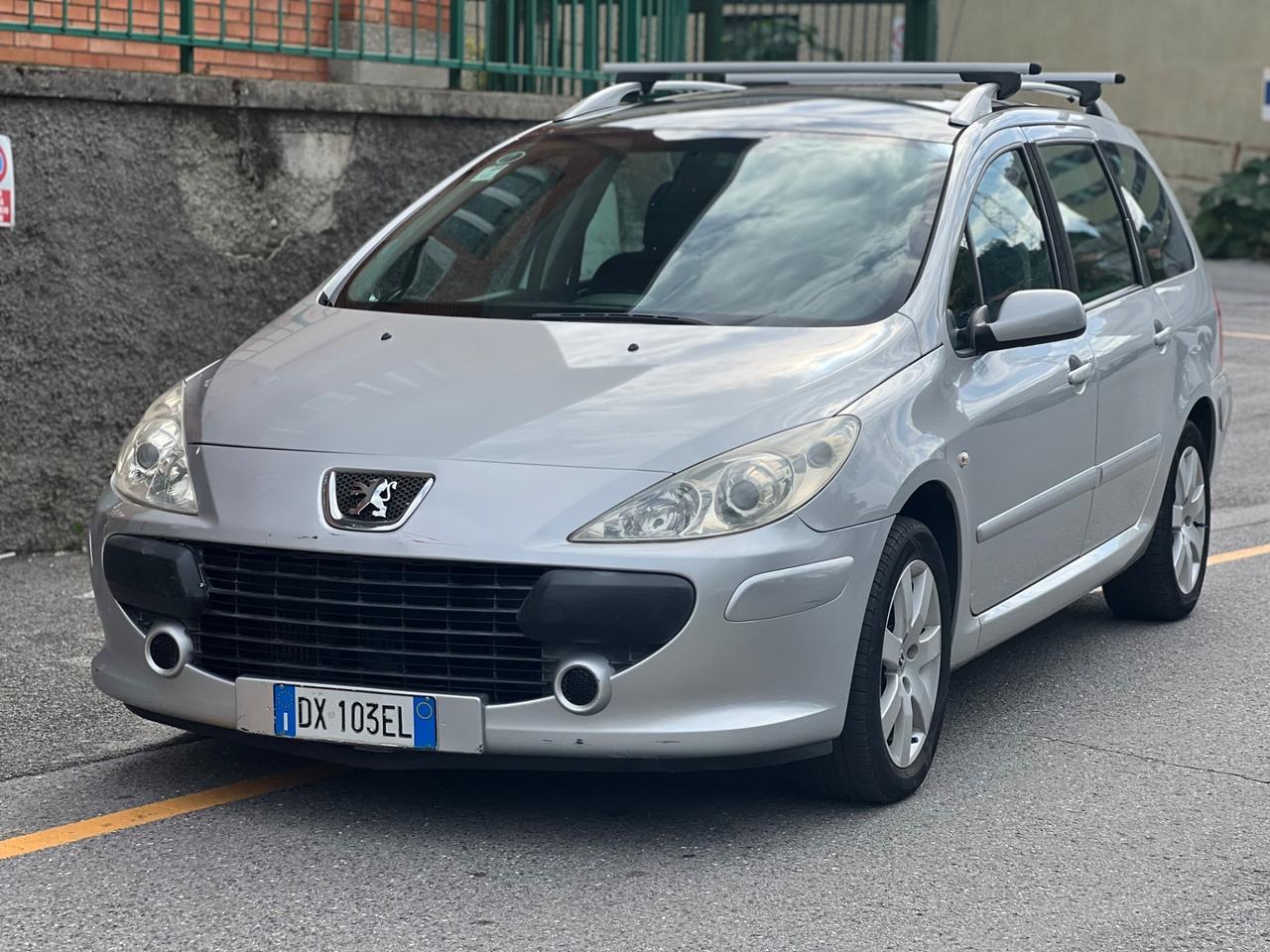 Peugeot 307 1.6 16V HDi FAP 90CV Station D-Sign 7 posti