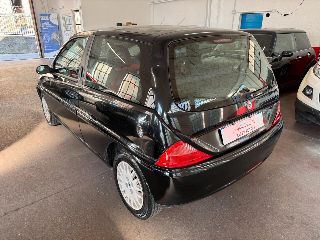 Lancia Y 1.2i 16V cat LX