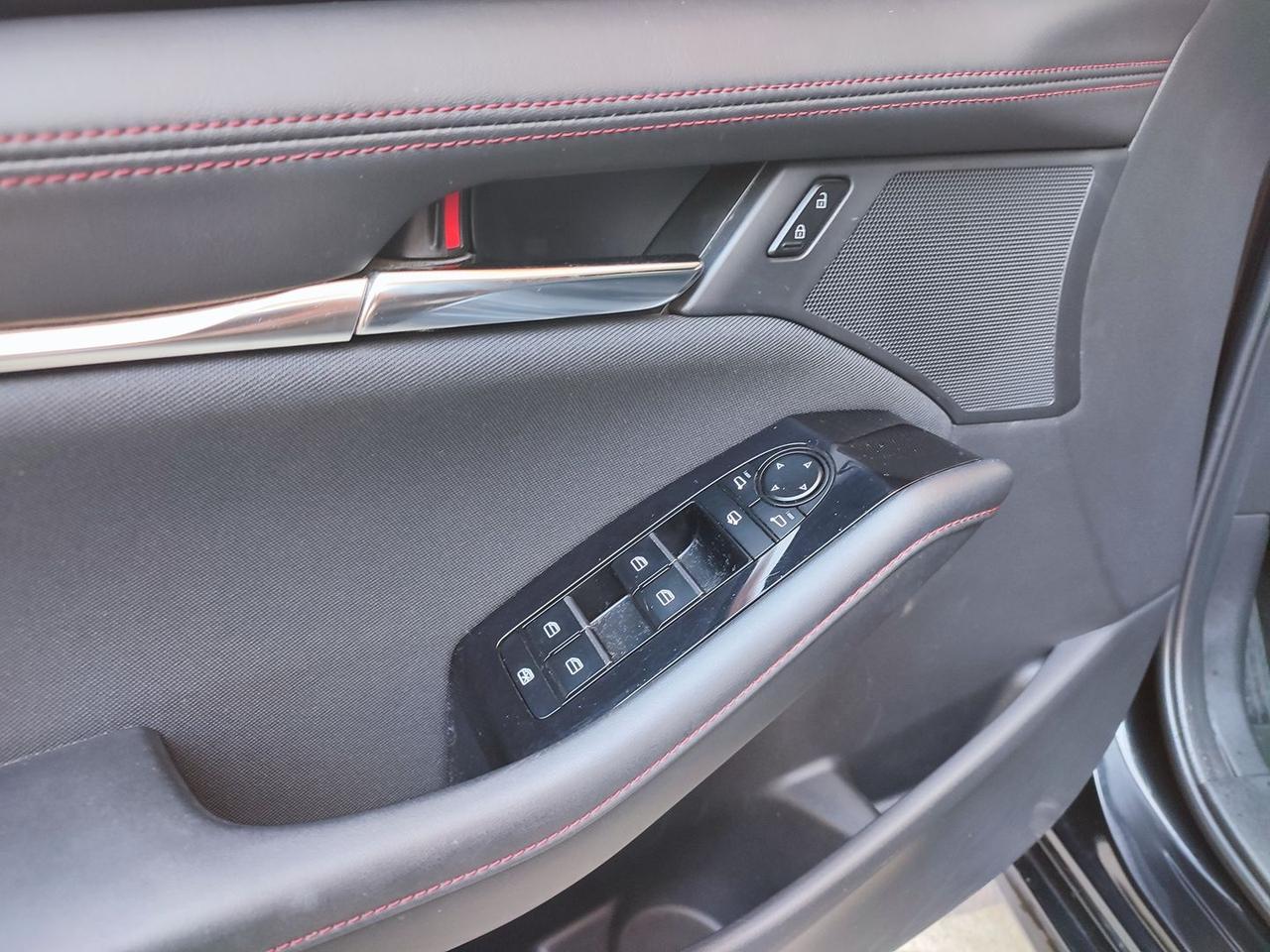 Mazda 3 2.0 E-SkyActiv-G MHEV Homura #10264