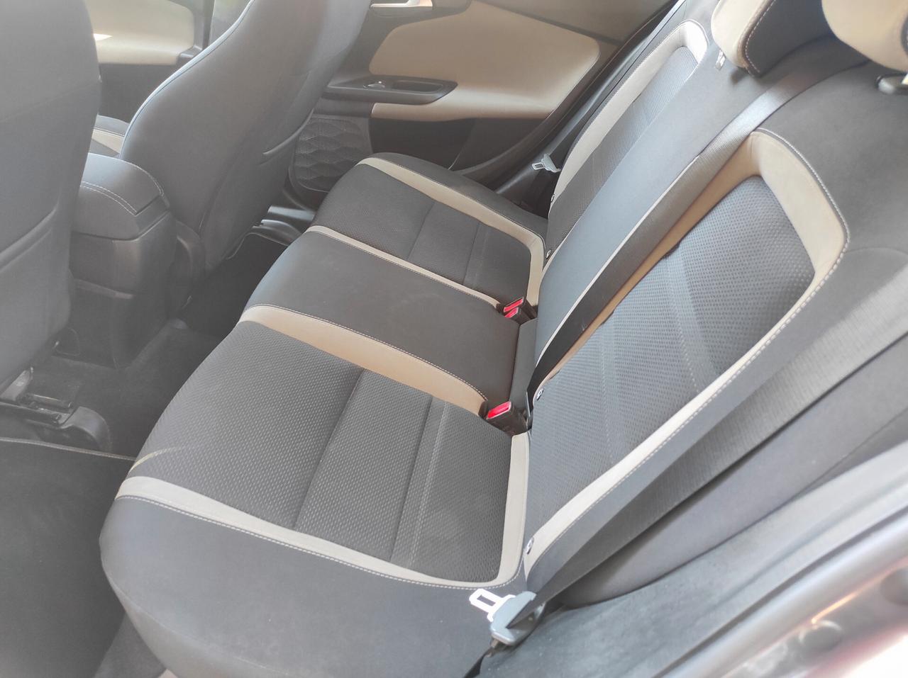 Fiat Tipo 2017 1.6 Mjt 120cv Nav Sens lega sedili Risca lounge