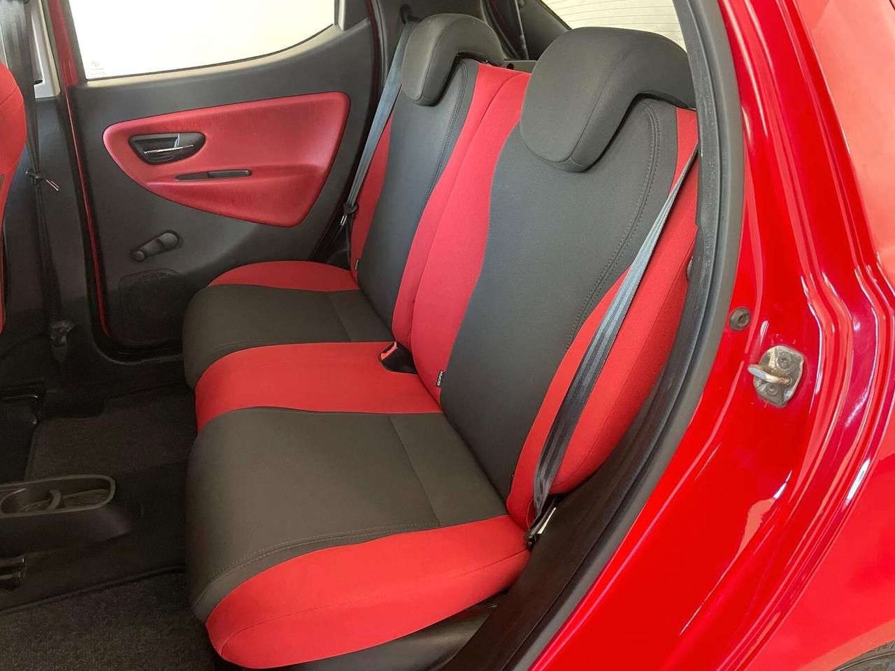 Lancia Ypsilon 1.2 69 CV 5 porte S&S Black&Red