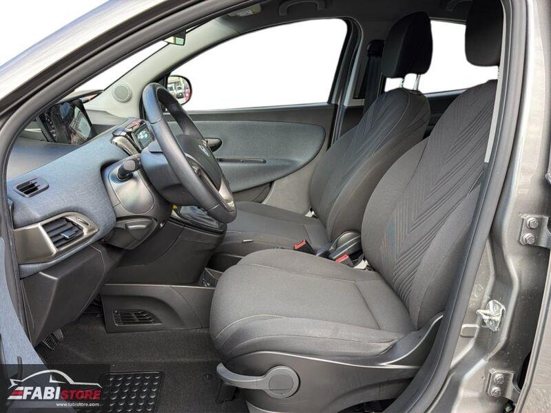 Lancia Ypsilon 1.0 FireFly 70 Cv Hybrid Gold 5 POSTI - Schermo, CarPlay, Ruotino ecc