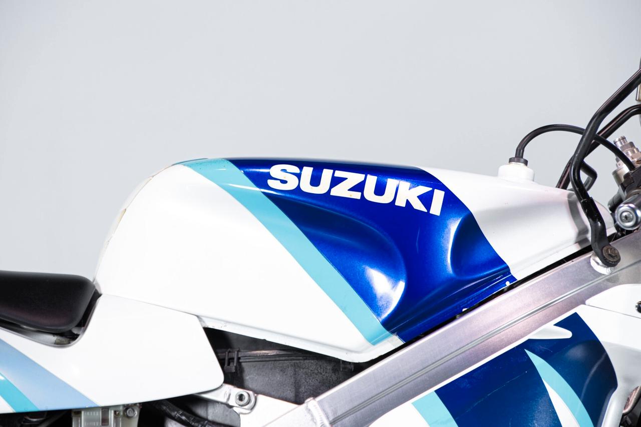 Suzuki RGV 250 GAMMA- 1992