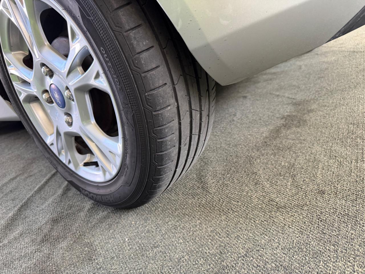 Ford Fiesta 1.0 EcoBoost 100CV Powershift Titanium