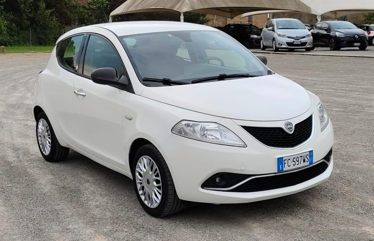 Lancia Ypsilon 1.2 69 CV 5 porte GPL Ecochic Gold