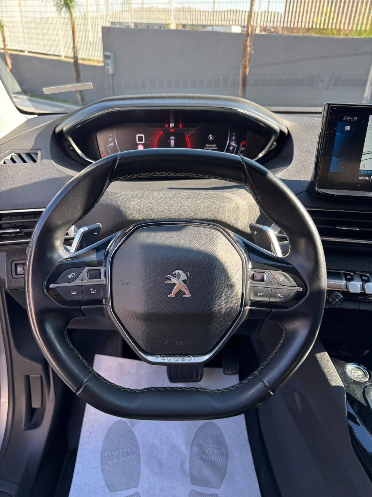 Peugeot 3008 BlueHDi 130 S&S Allure *•*•*•*