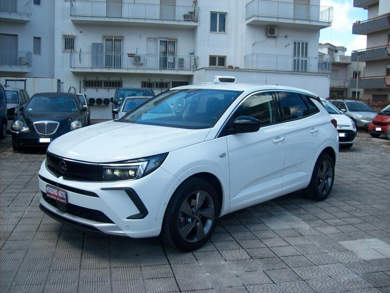 Opel Grandland 1.5 diesel Ecotec 130cv aut. Business Elegance