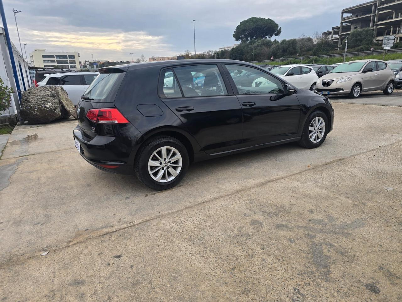 Volkswagen Golf 1.6 TDI 5p. Trendline BlueMotion Technology