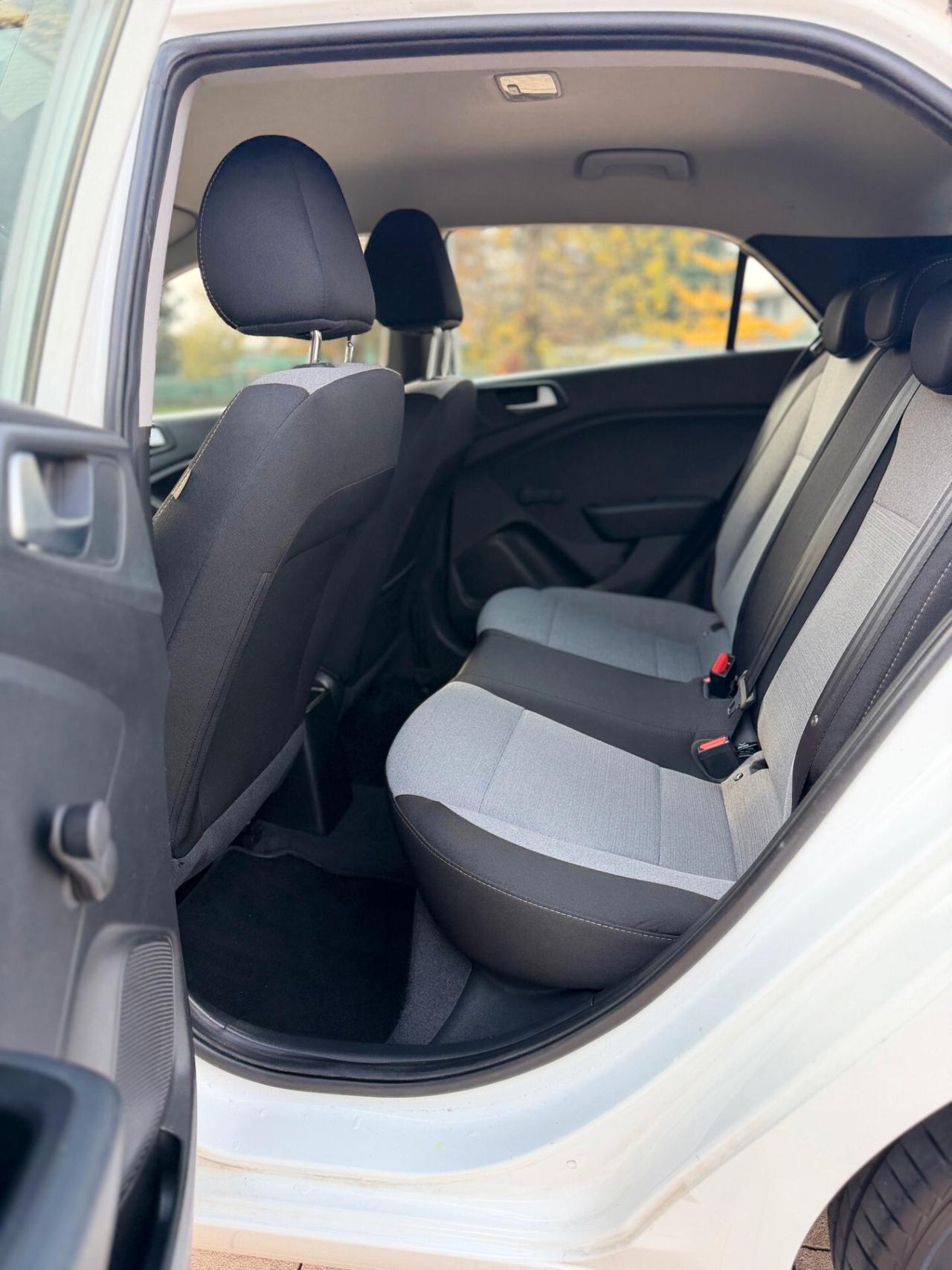 Hyundai i20 1.2 84 CV 5 porte 2016 neopatentati