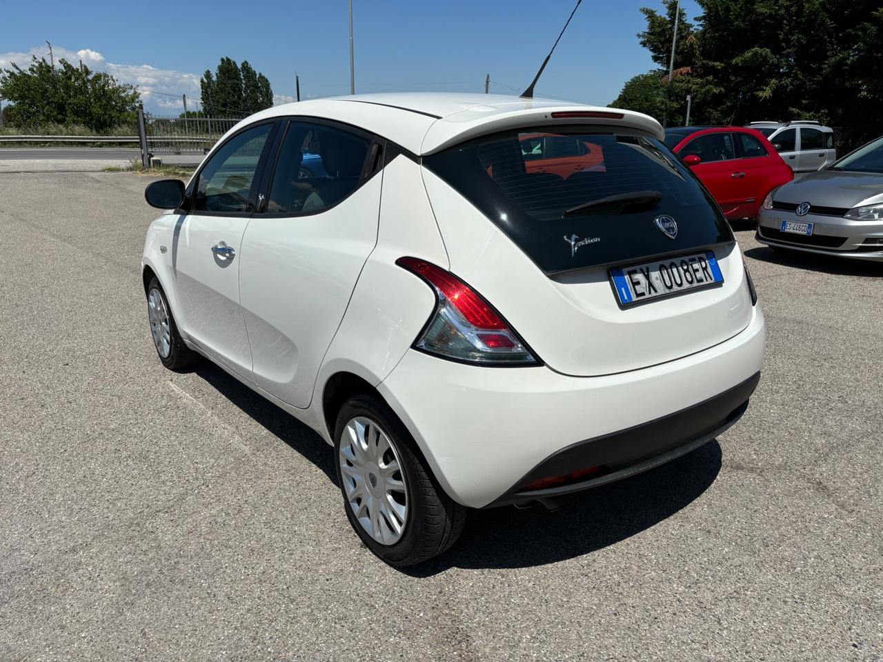 Lancia Ypsilon 1.3 MJT 95CV Silver - 2014
