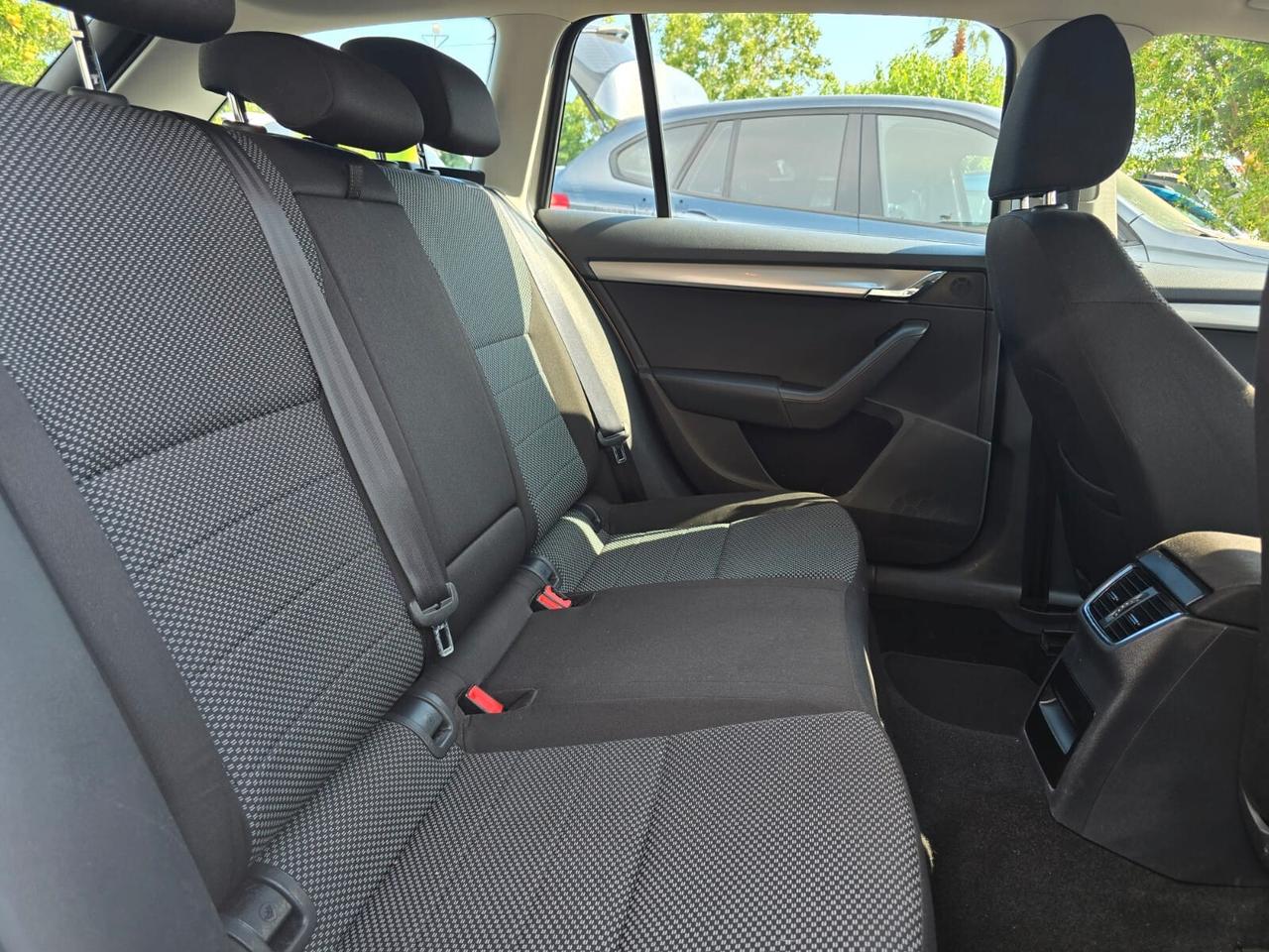 Skoda Octavia 1.4 TSI Executive G-Tec 110CV