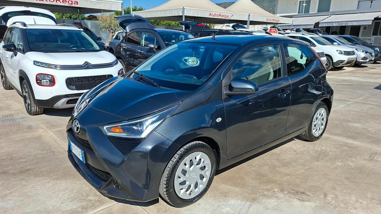 Toyota Aygo Connect 1.0 VVT-i 72 CV 5 porte 2021