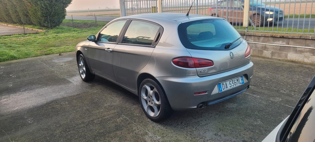 Alfa Romeo 147 1.9 JTD (120) 5 porte Exclusive