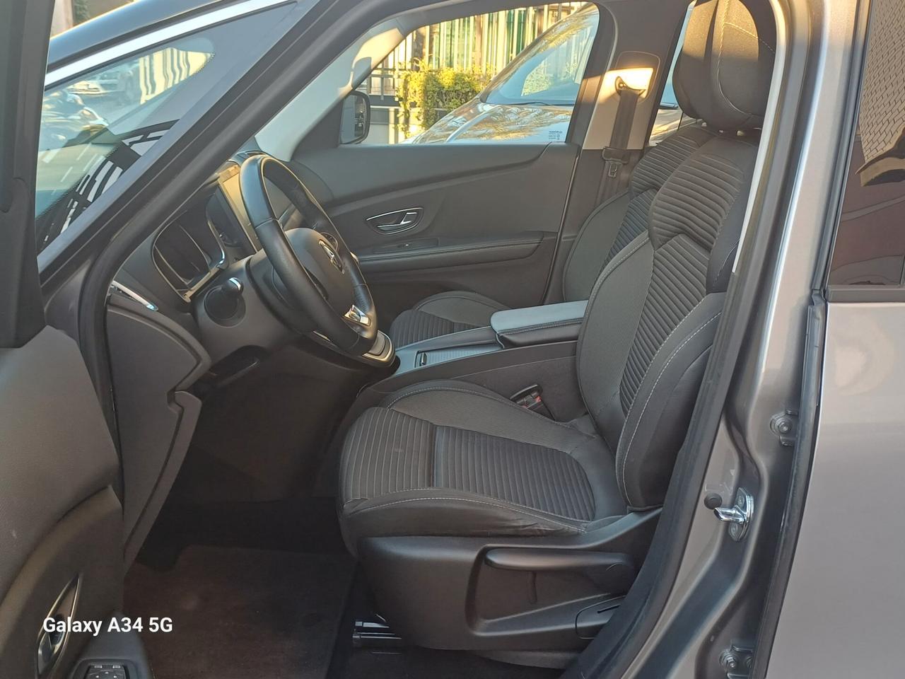 Renault Scenic Scénic dCi 8V 110 CV EDC Energy Sport Edition2