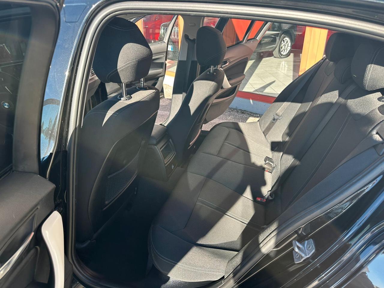 Bmw 116 116d 5p. Urban