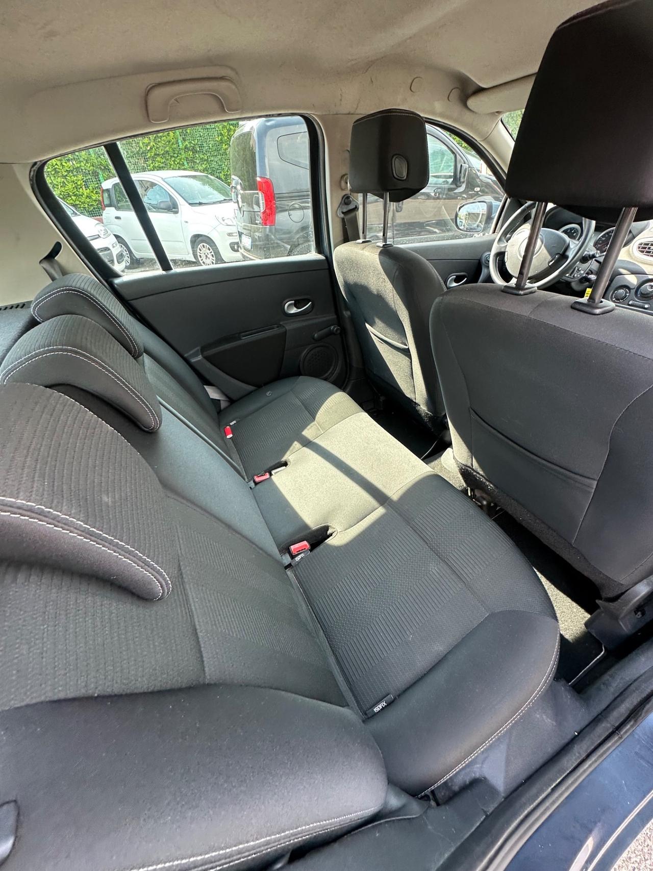 Renault Clio 1.2 16V 5 porte Luxe