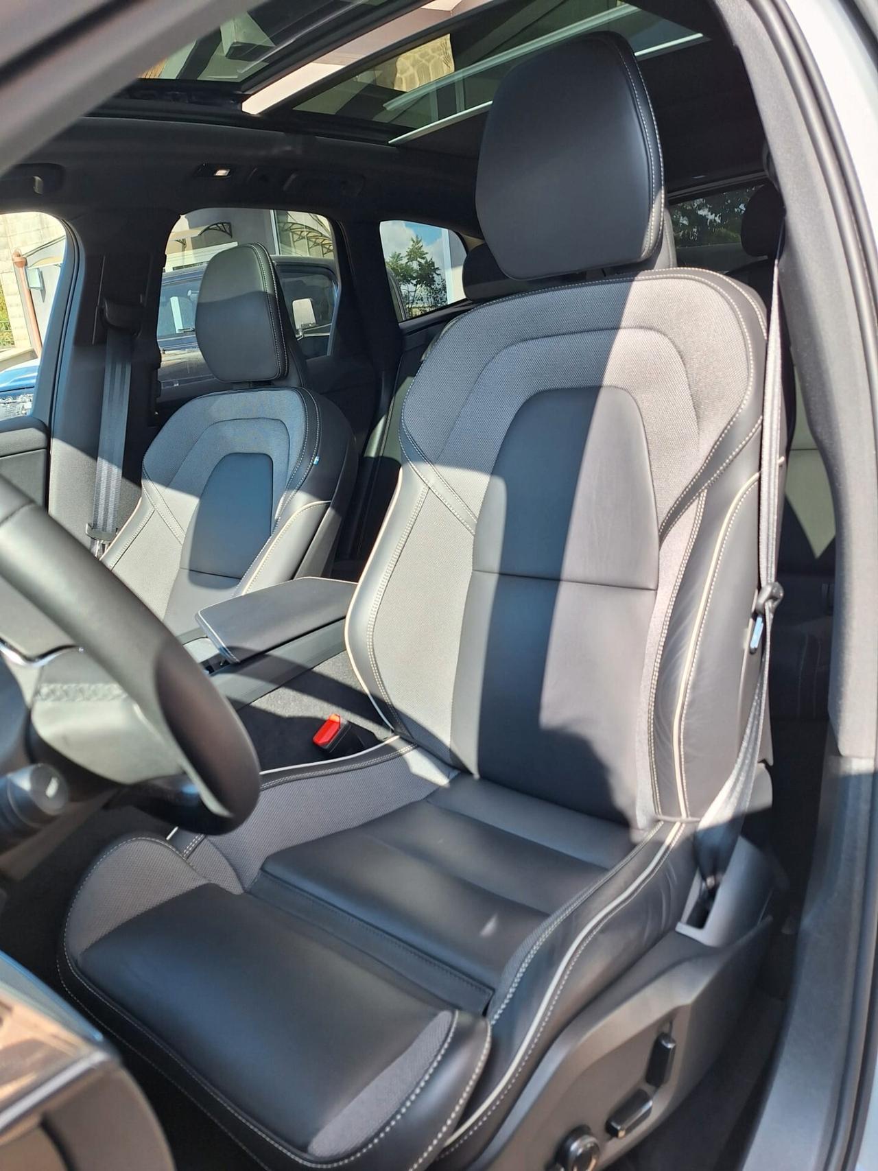 Volvo XC 60 XC60 B4 (d) AWD automatico Ultimate Dark
