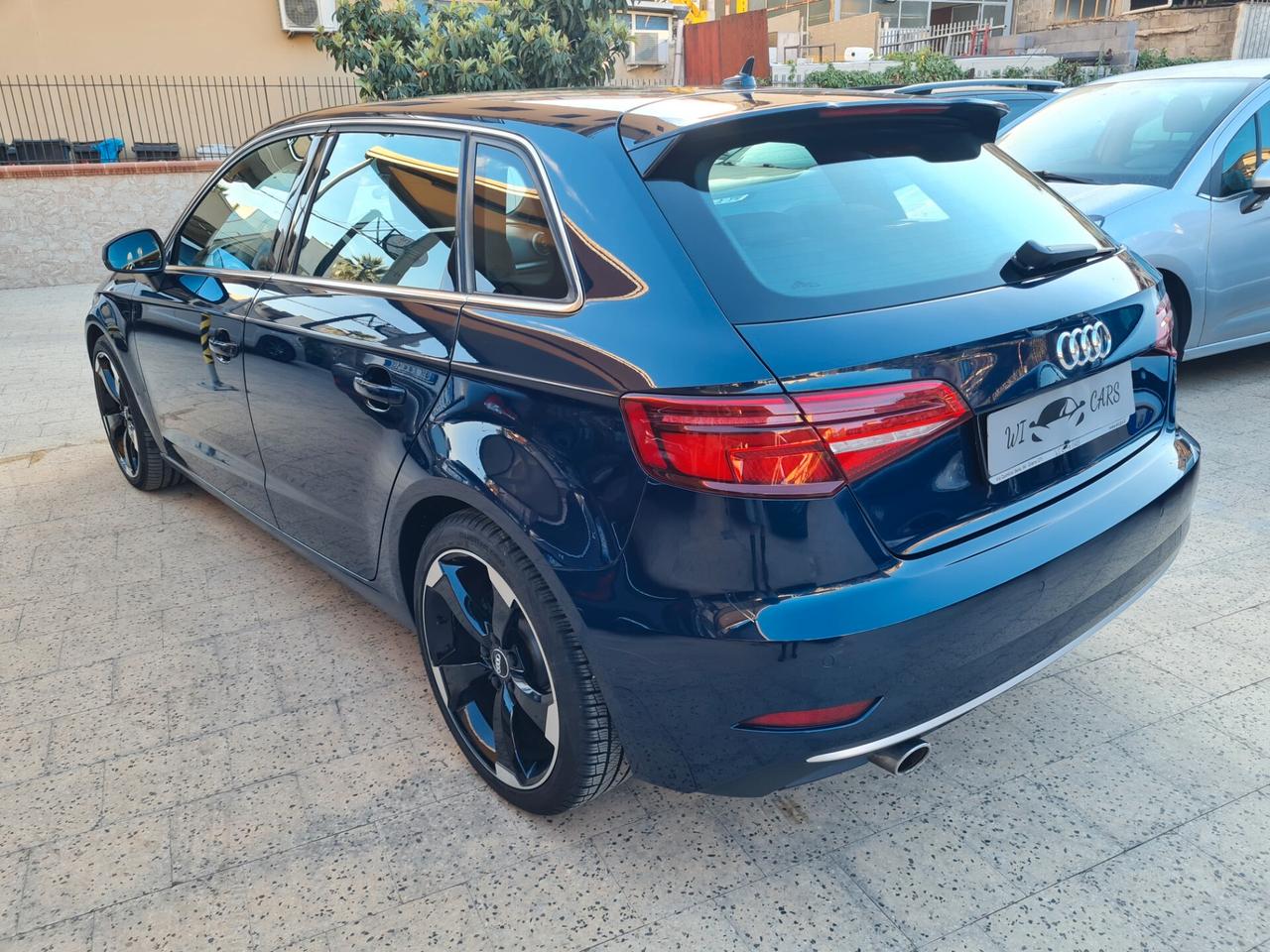 Audi A3 Sportback - 1.6 TDI Sport . Cerchi da 18 pollici Carplay