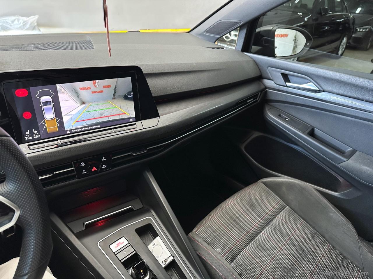 VOLKSWAGEN Golf GTI 8 PERFORMANCE 2.0 TSI DSG