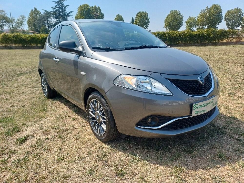 Lancia Ypsilon 1.2 69 CV 5 porte GPL Ecochic Gold