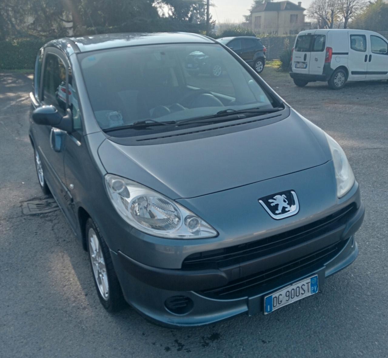 Peugeot 1007 1.4 Happy
