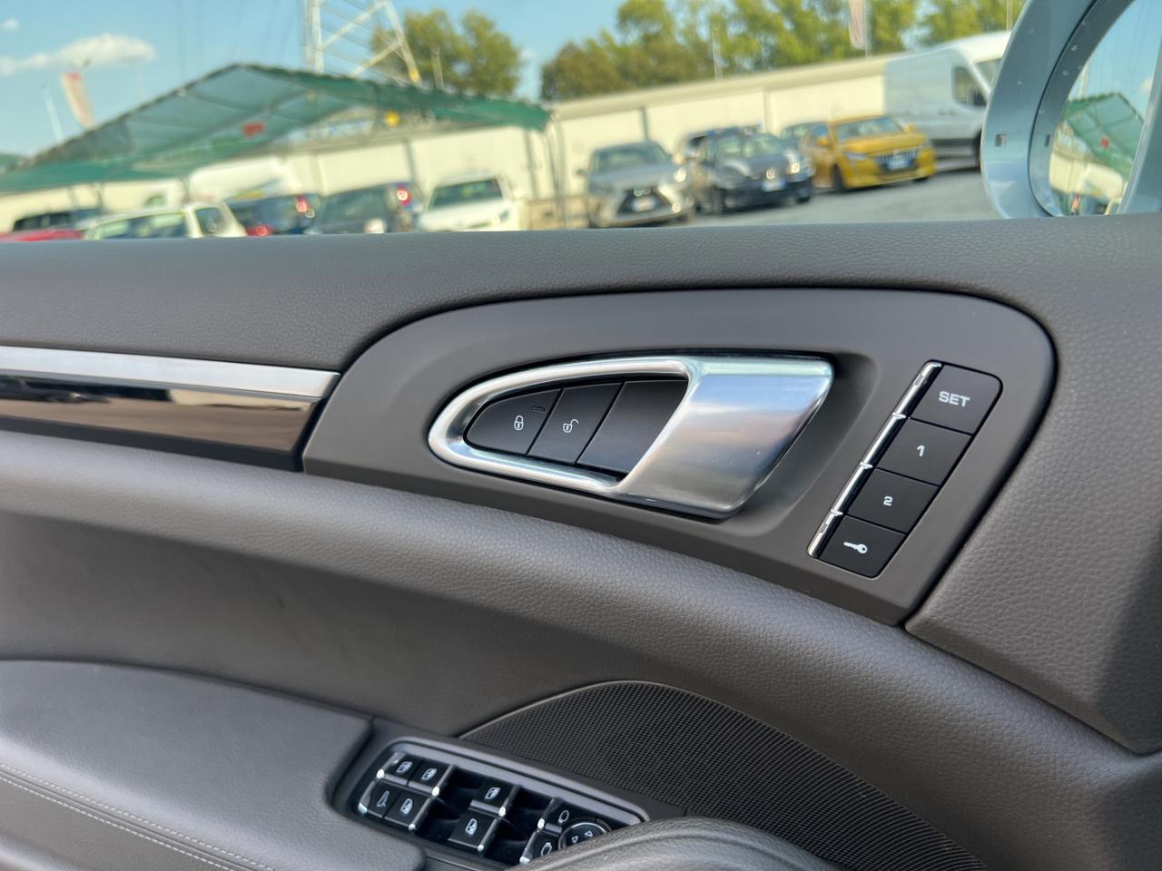 PORSCHE Cayenne 3ª serie Cayenne 3.0 Diesel Platinum Edition