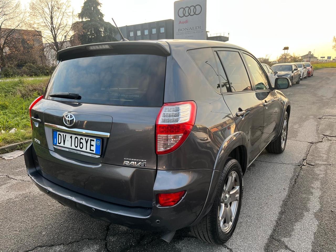 Toyota RAV 4 RAV4 2.2 D-Cat 177 CV Luxury