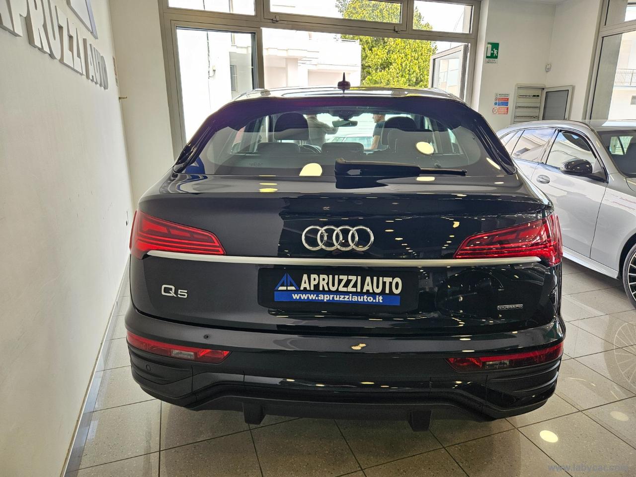 AUDI Q5 SPB 40 TDI quattro S tr. Busin. Adv.