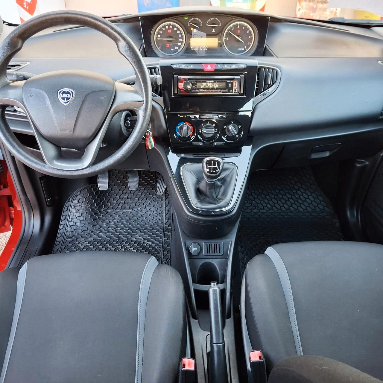 Lancia Ypsilon 0.9 TwinAir 85 CV 5 porte Metano
