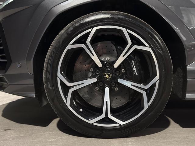 LAMBORGHINI Urus 4.0