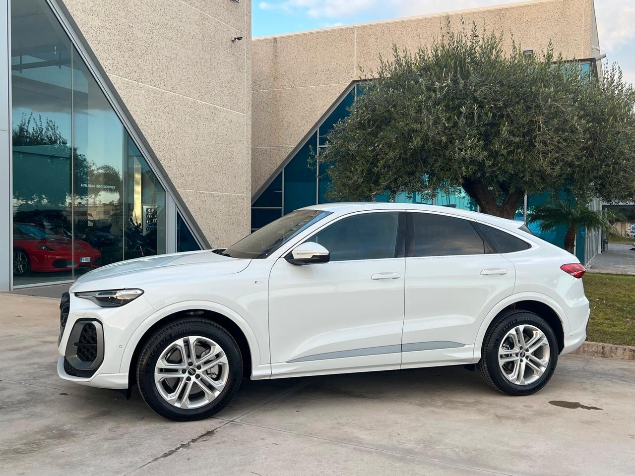 Audi Q5 Spb Sline AWD possibilità noleggio no scoring