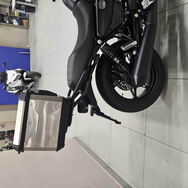 Moto Guzzi V7 Stone - 2026