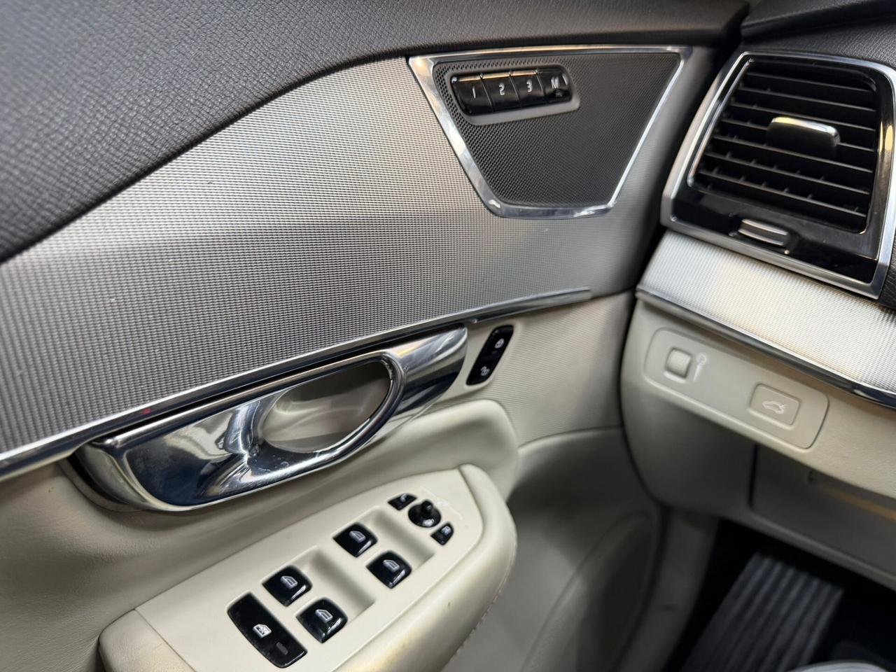 Volvo XC 90 D5 AWD Geartronic 7 posti Inscription