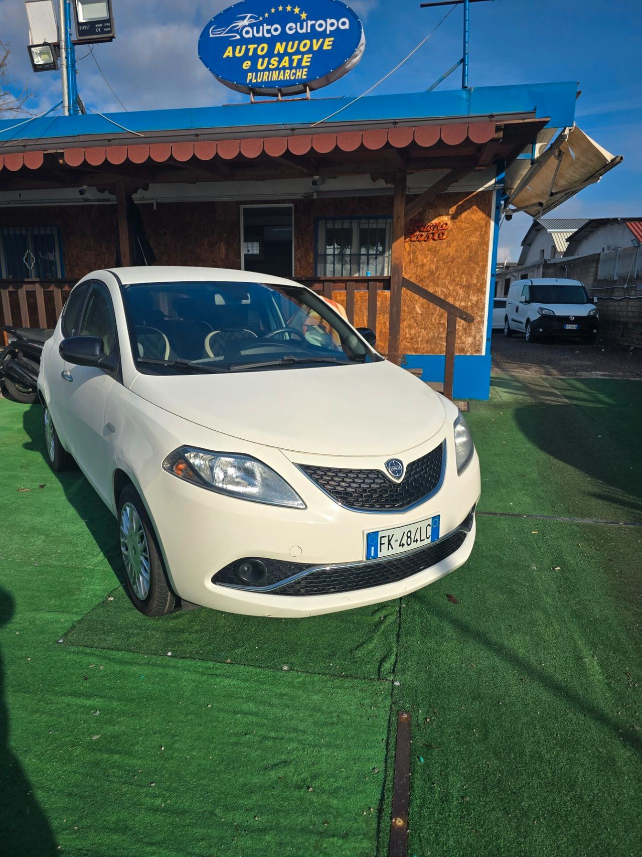 Lancia Ypsilon 1.2 69 CV 5 porte Gold 2017