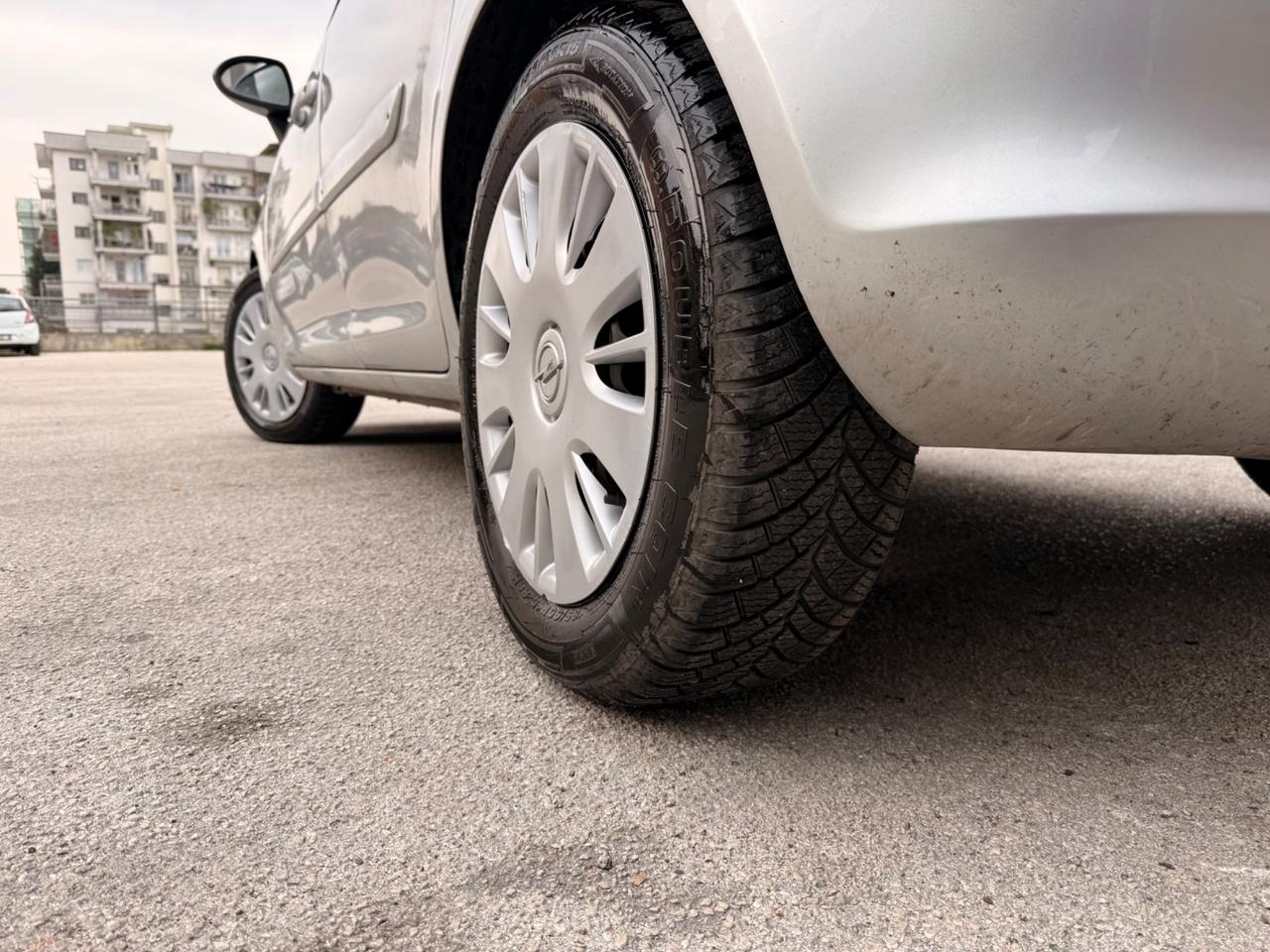 Opel Corsa Restayling 1.2 benz 5 porte Full Perfetta