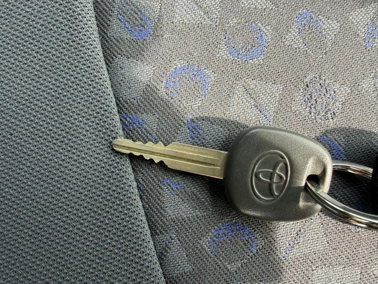 Toyota Yaris 1.3i 16V cat 5 porte Luna