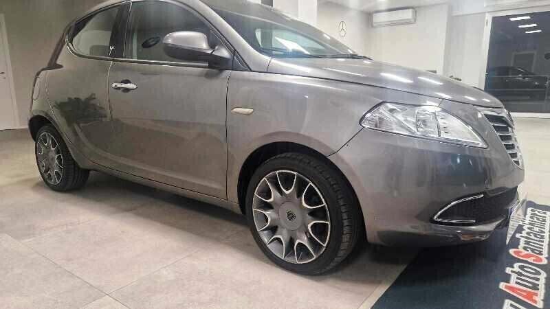 Lancia Ypsilon 1.3 M-Jet 95 CV S&S Gold