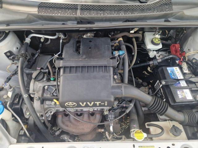 TOYOTA Yaris 1.0i 16V cat 5 porte Sol