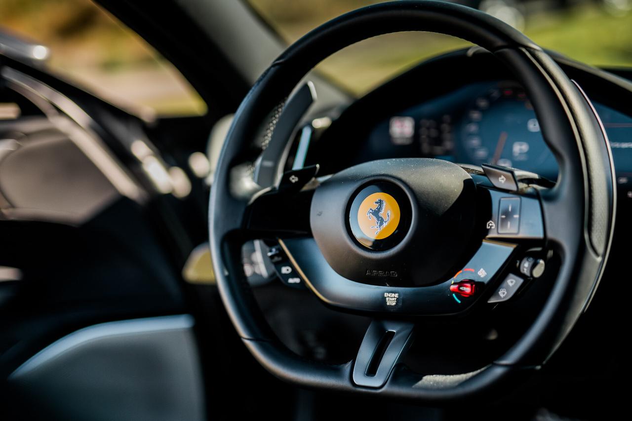 Ferrari Roma pari al nuovo PERMUTE 3.9 620 CV full stupenda garanzia ferrari