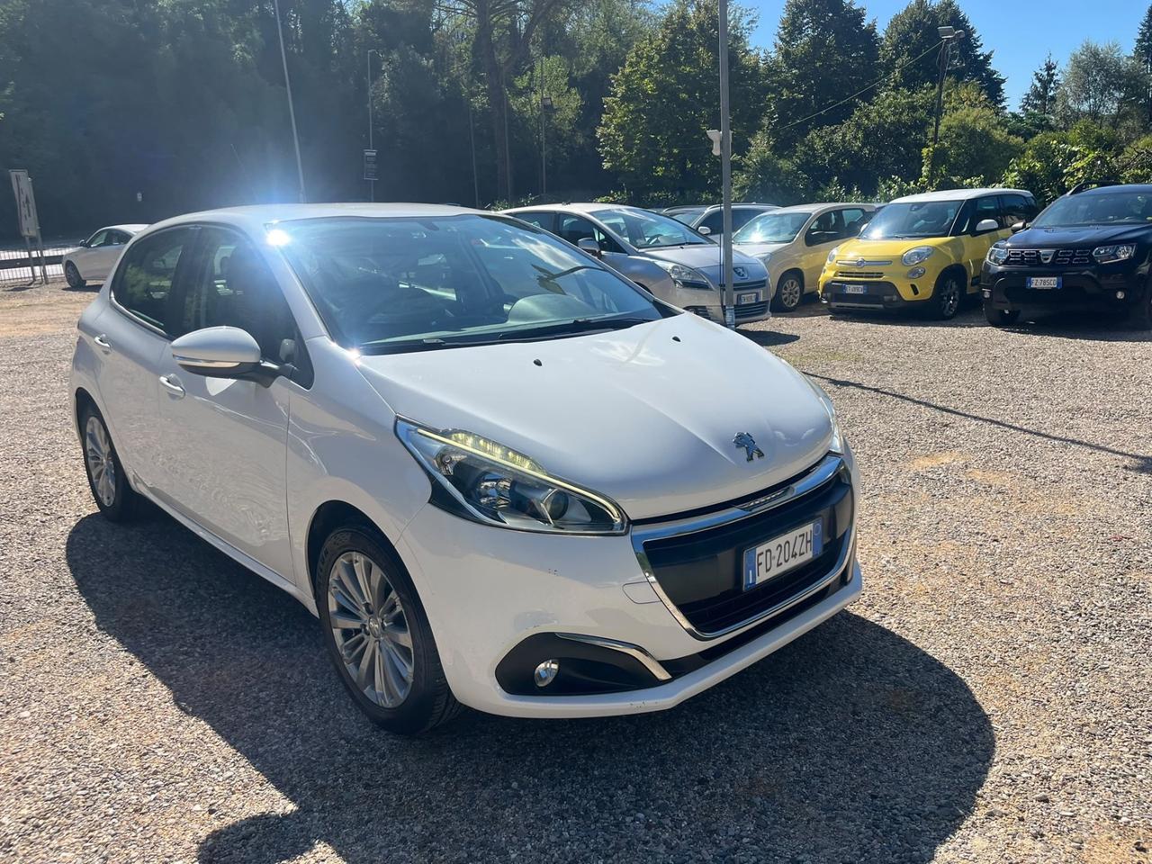 Peugeot 208 PureTech 82 5p. Allure