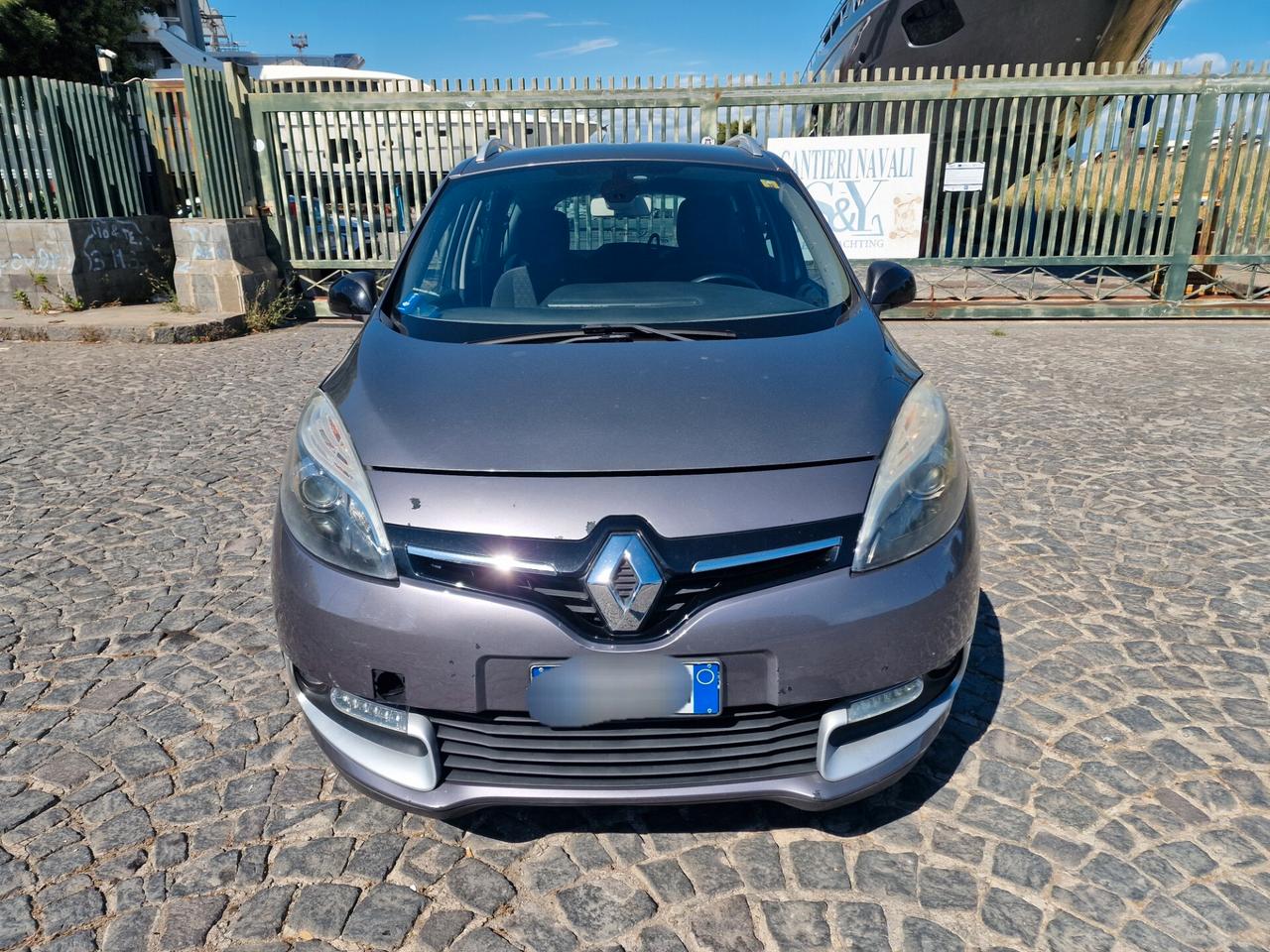 Renault Scenic XMod 1.5 dCi 110 7 POSTI