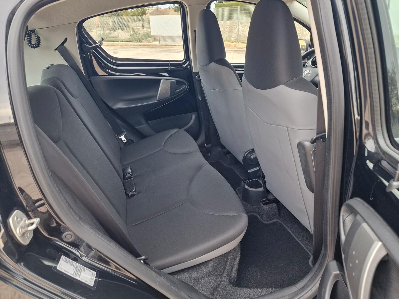 Toyota Aygo 1.0 12V VVT-i 5 porte Connect