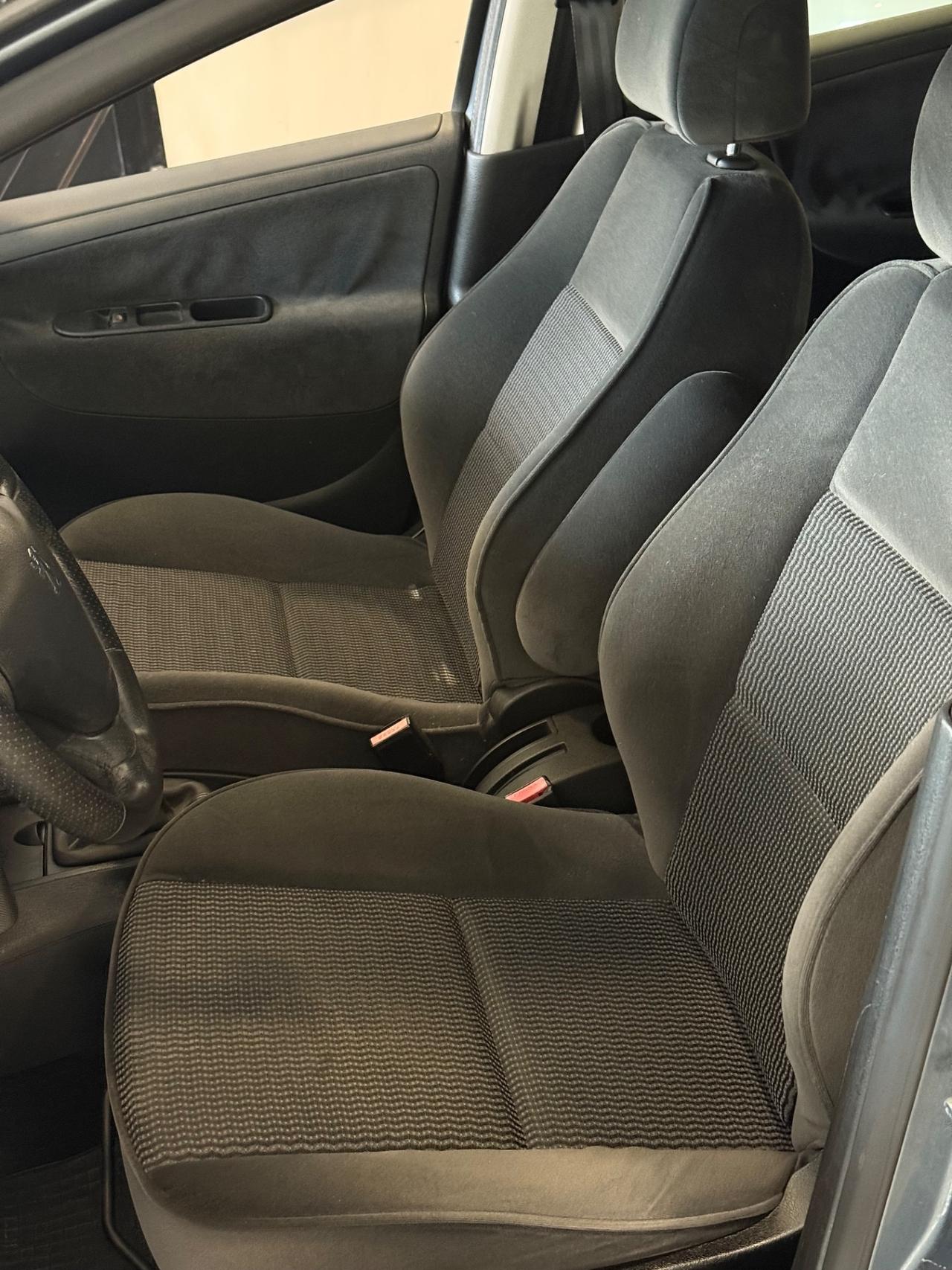 Peugeot 207 1.4 88CV 5p. XS