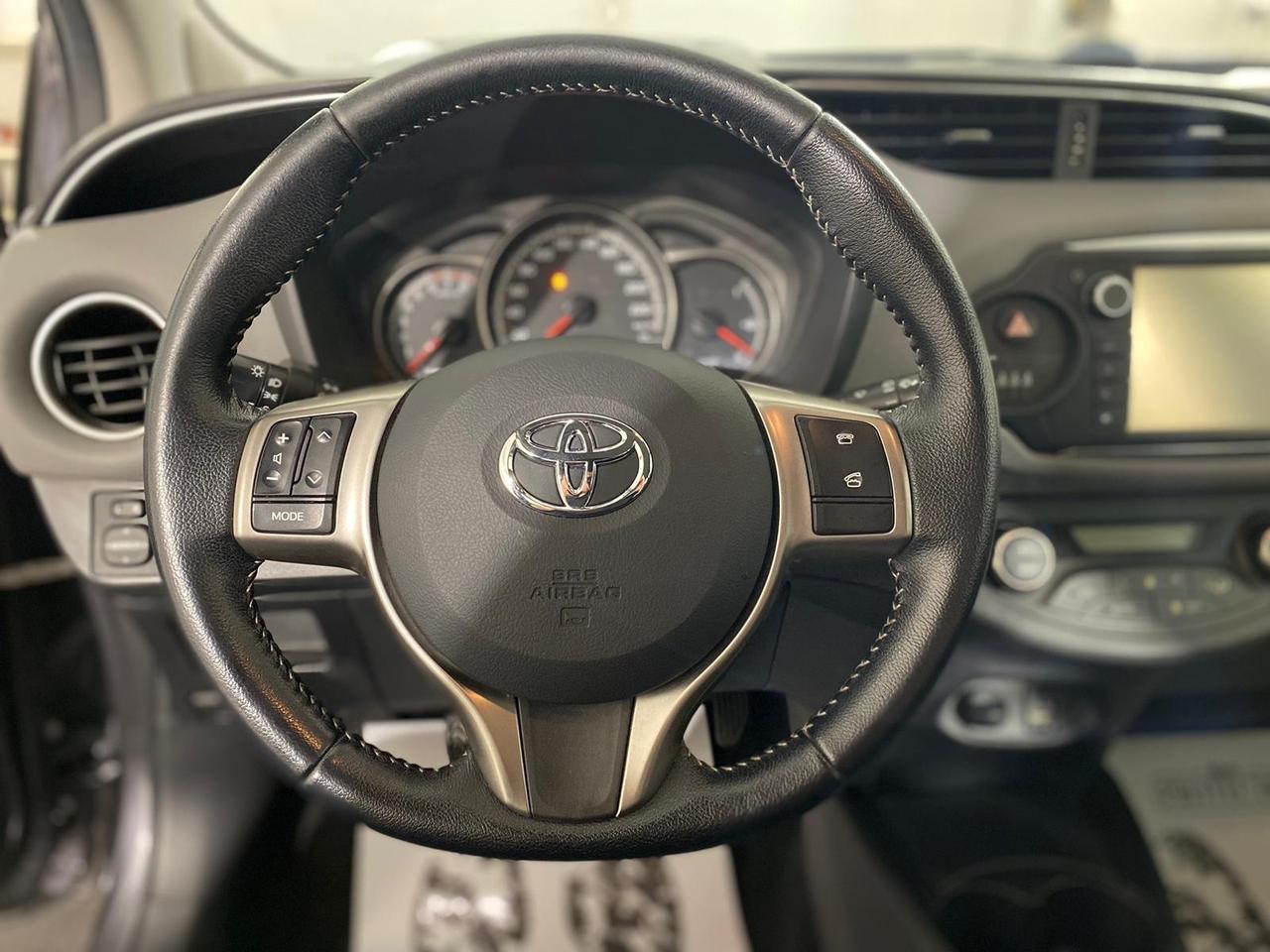 Toyota Yaris 1.0 5 porte Lounge* NEOPATENTATI *