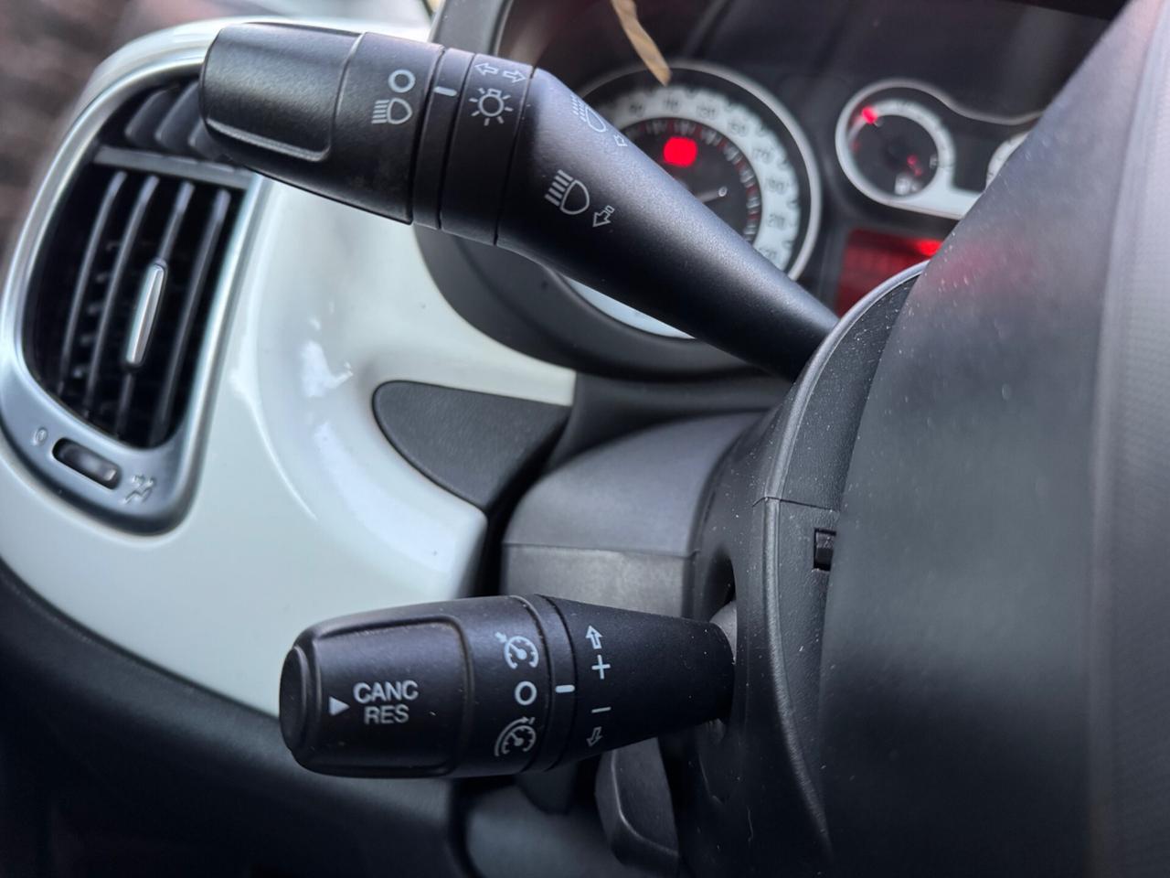 500L 1.4 T-Jet 120cv GPL Lounge cat.E6