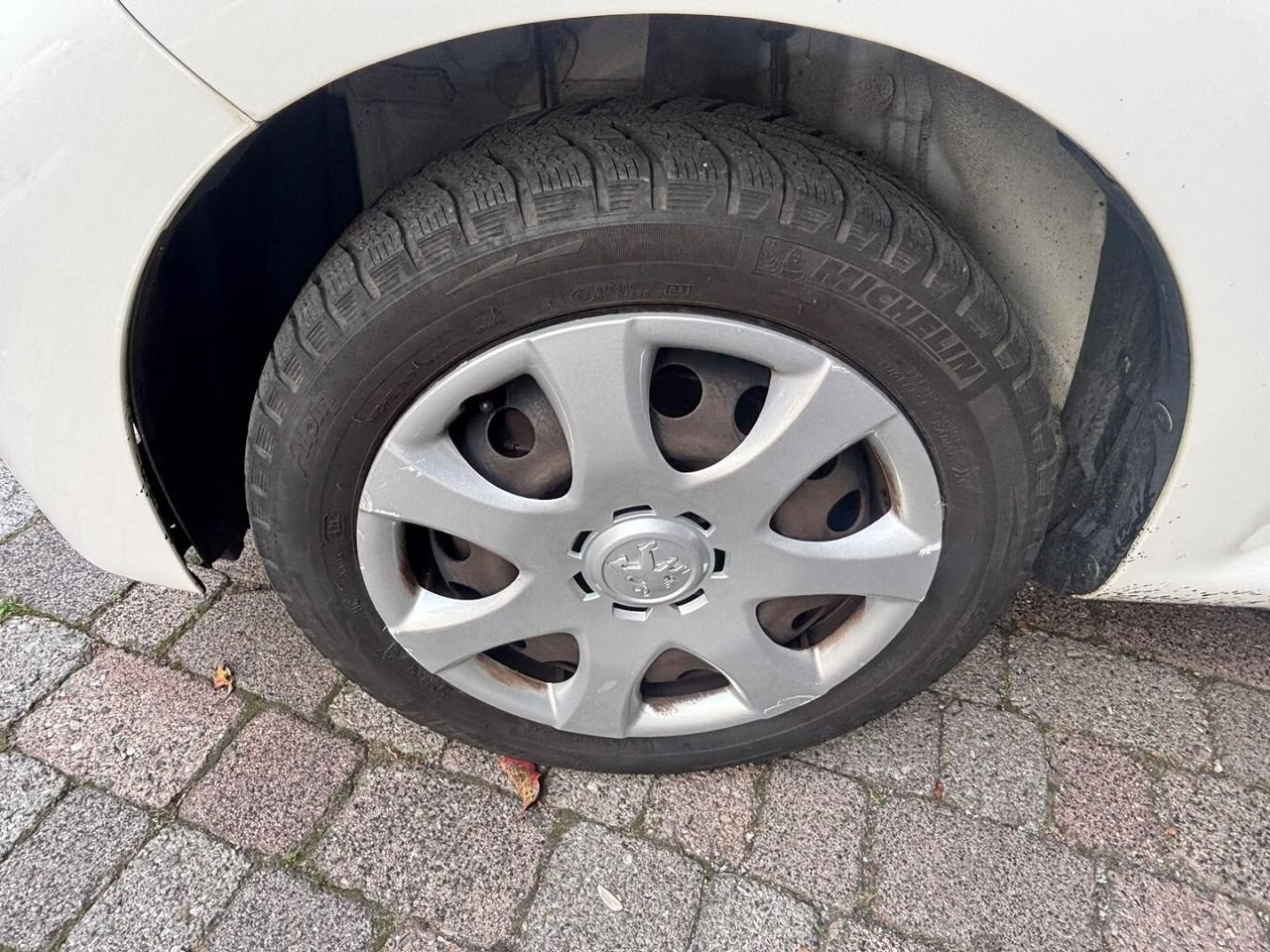 PEUGEOT 107 1.0 68 CV