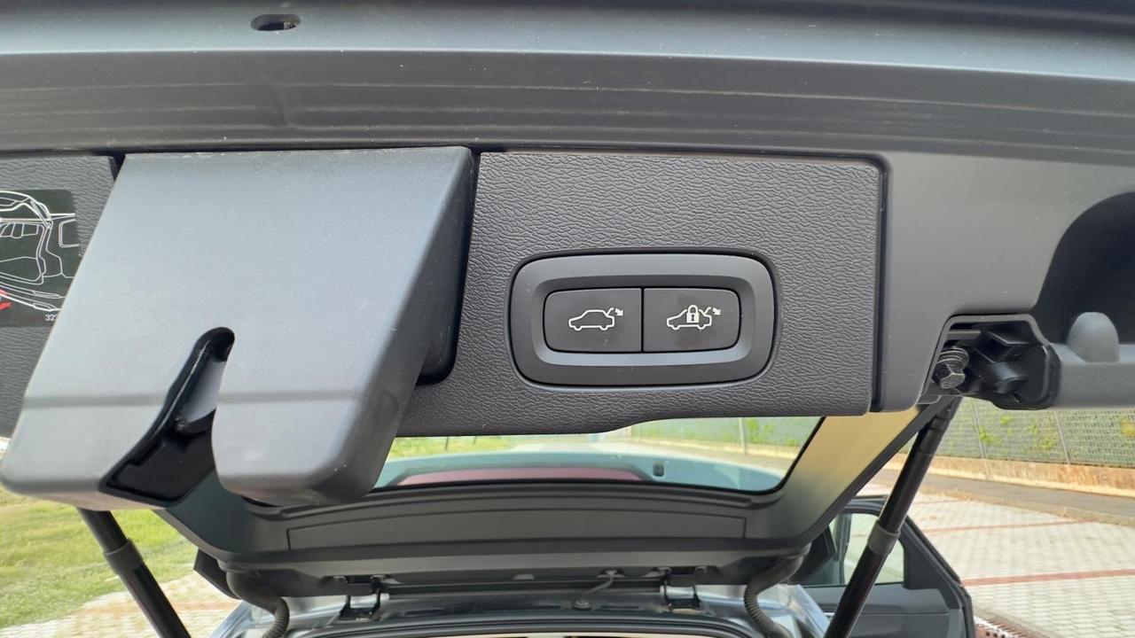 Volvo XC 60 XC60 D5 AWD Geartronic R-design