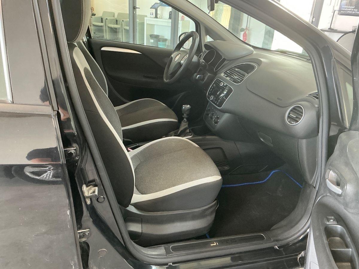 FIAT PUNTO 1.4 BENZINA - NEOPATENTATI - 5 PORTE